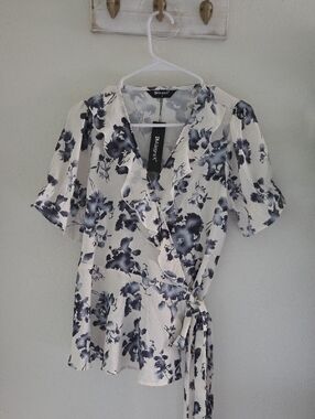Allegra K Cream and Navy Floral Wrap Blouse